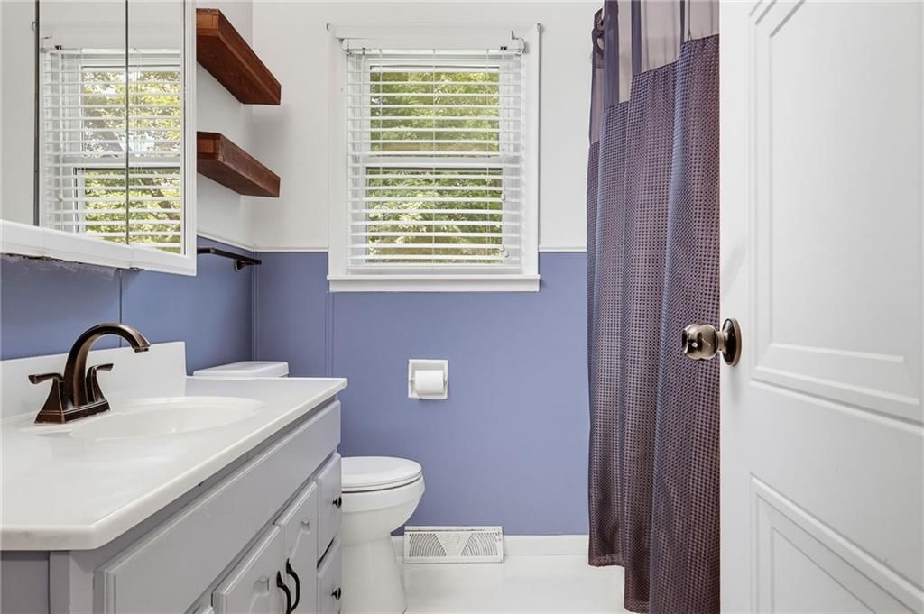 1105 Lake Manor Drive — photo 9