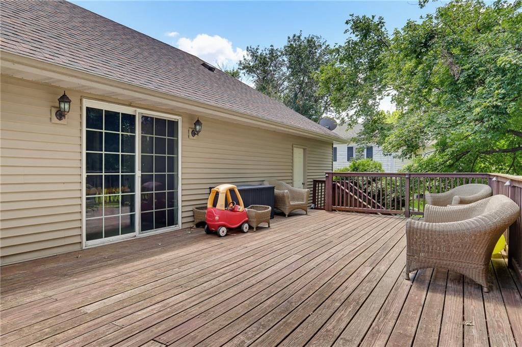 1105 Lake Manor Drive — photo 29