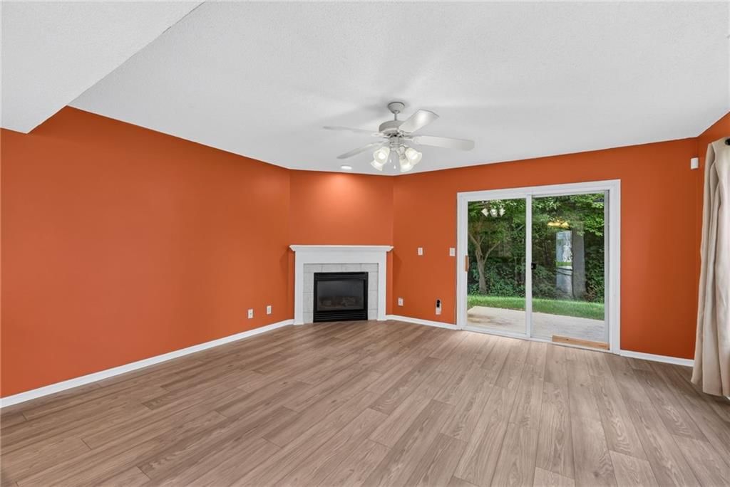 8124 N Elmwood Avenue — photo 9