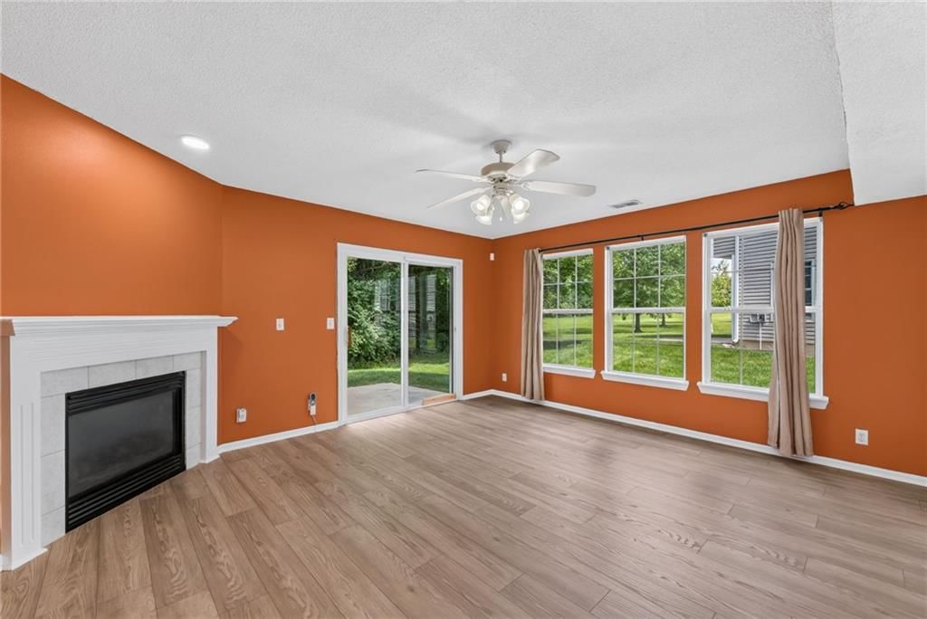 8124 N Elmwood Avenue — photo 10