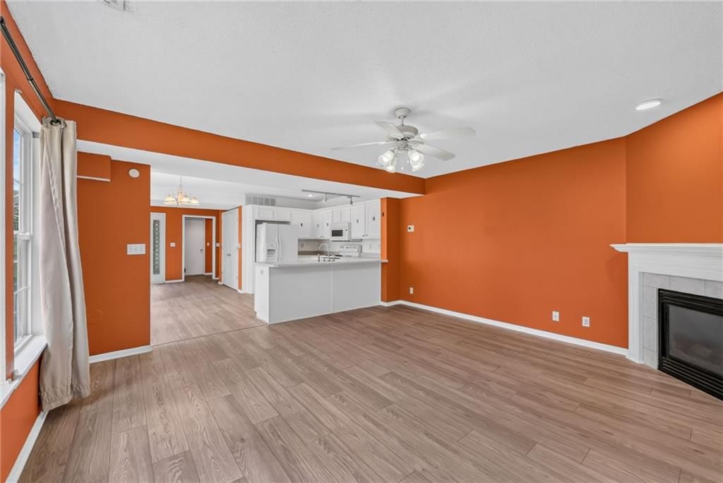 8124 N Elmwood Avenue — photo 11