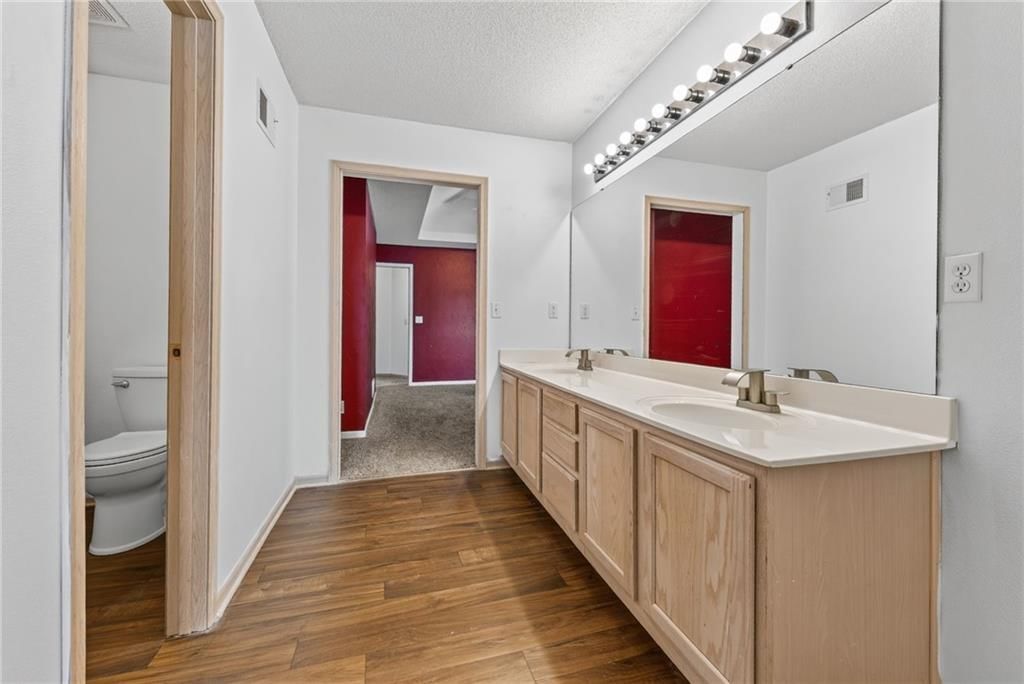 8124 N Elmwood Avenue — photo 16