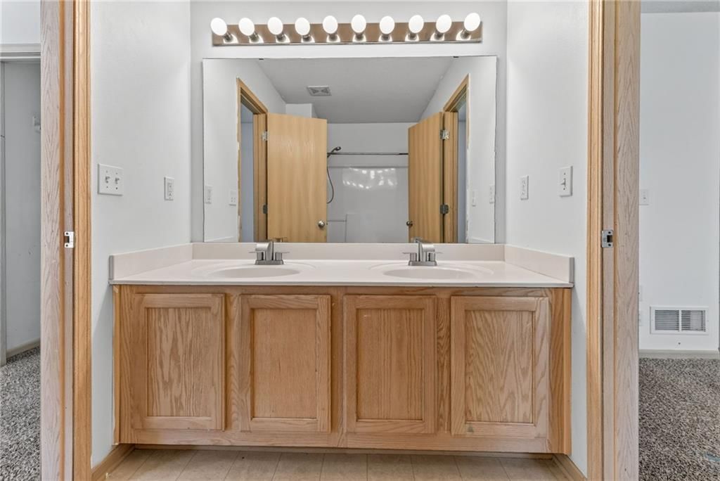 8124 N Elmwood Avenue — photo 21