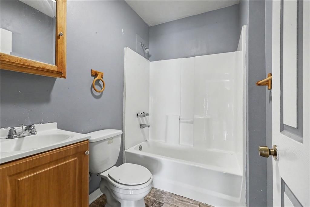 2405 E 68th Street — photo 16