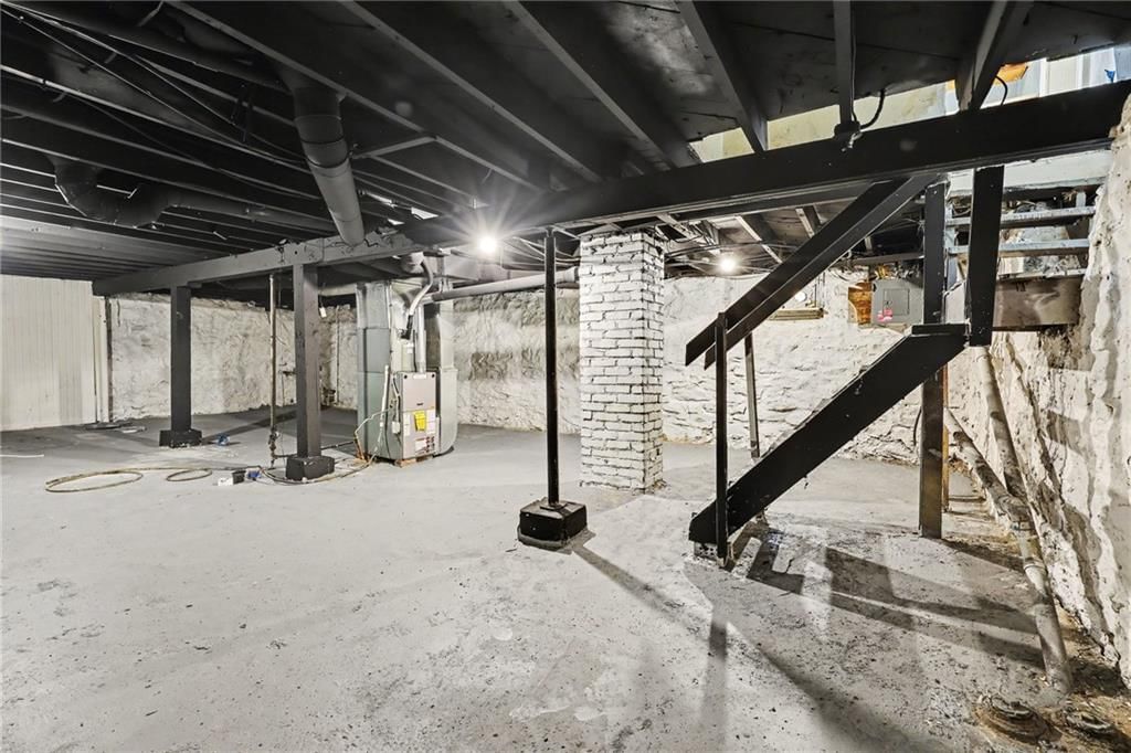 2405 E 68th Street — photo 17