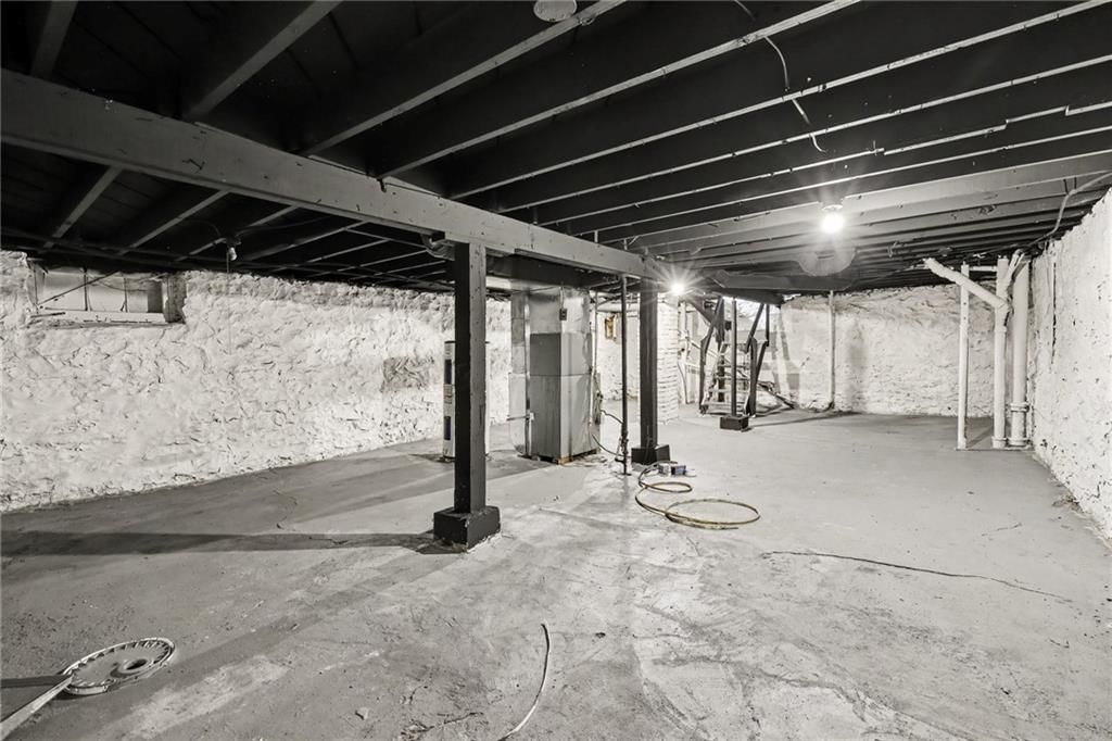 2405 E 68th Street — photo 18