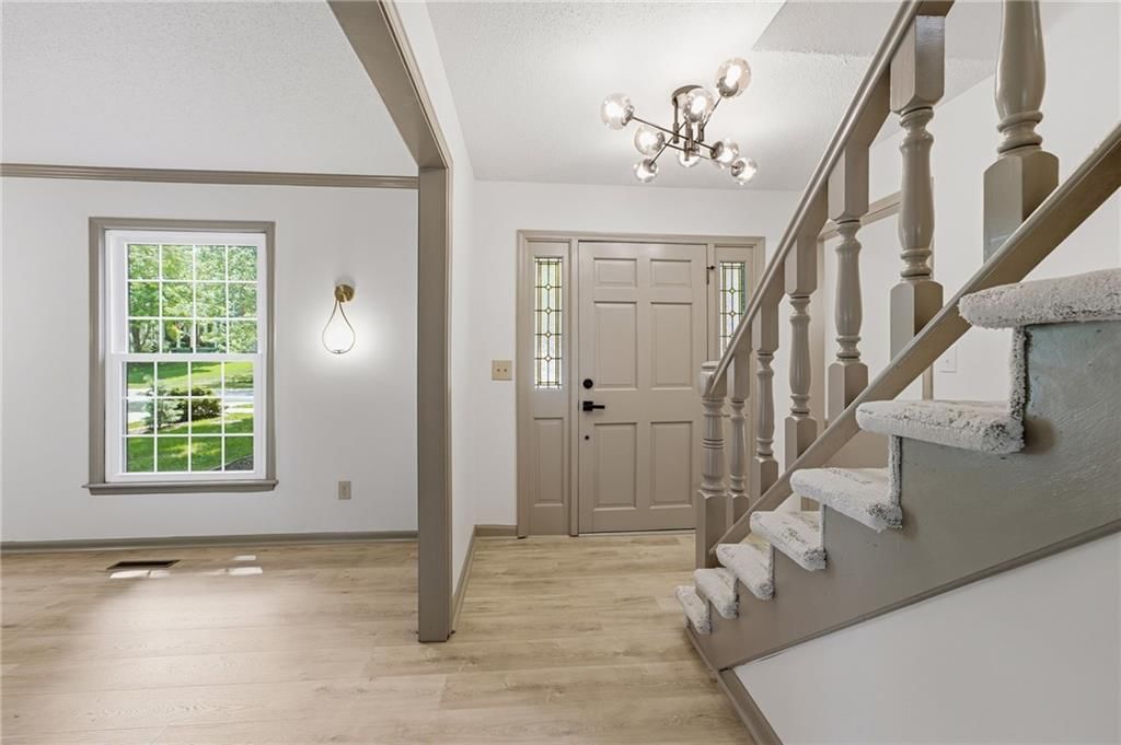 8009 Hallet Street — photo 3