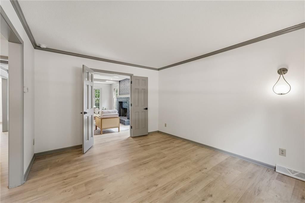 8009 Hallet Street — photo 6