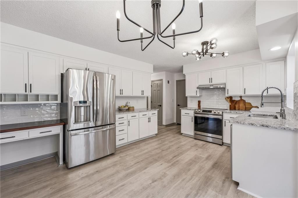 8009 Hallet Street — photo 14