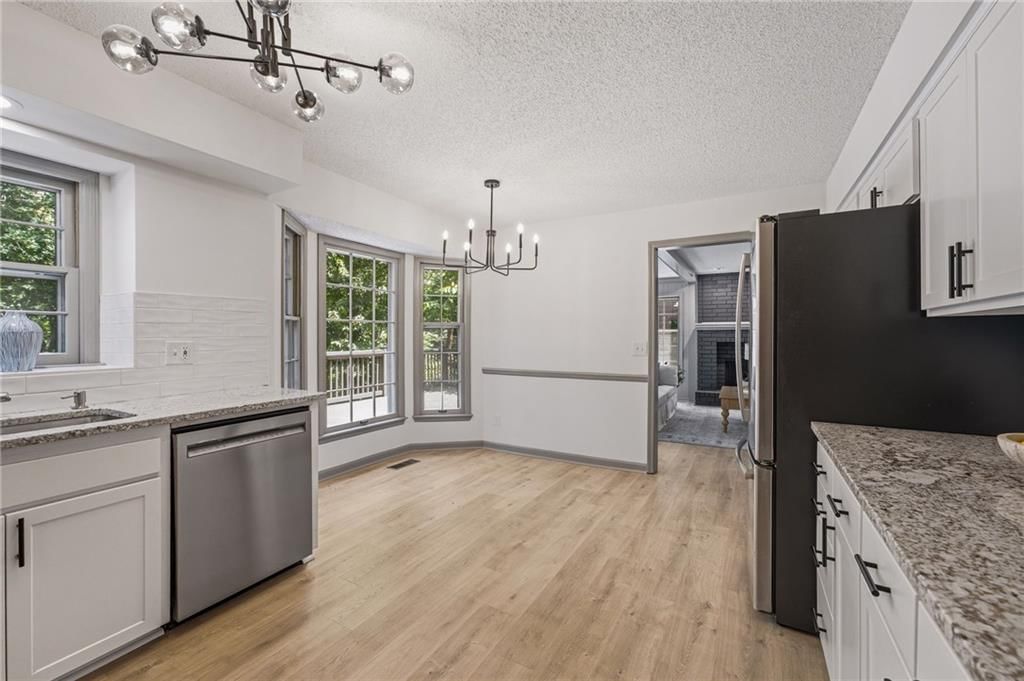8009 Hallet Street — photo 15