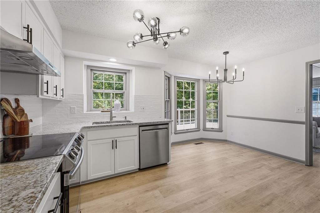 8009 Hallet Street — photo 16