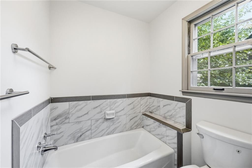 8009 Hallet Street — photo 27