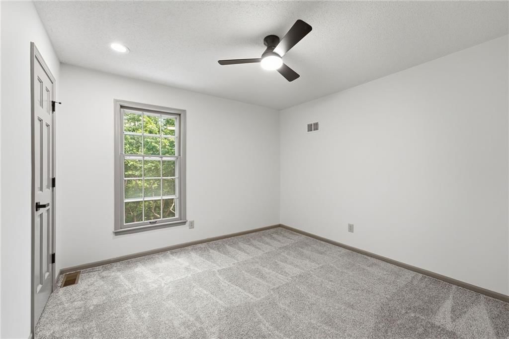 8009 Hallet Street — photo 29