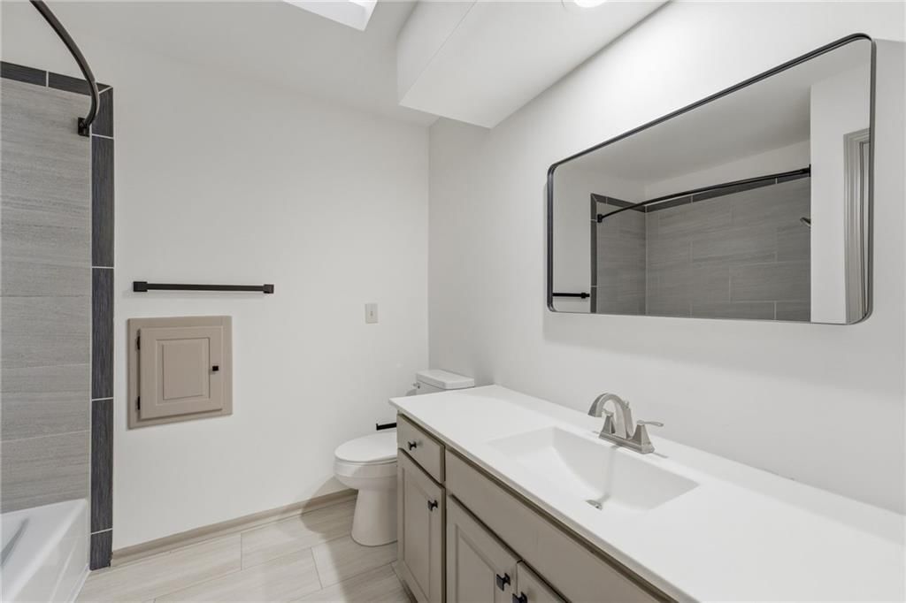 8009 Hallet Street — photo 32