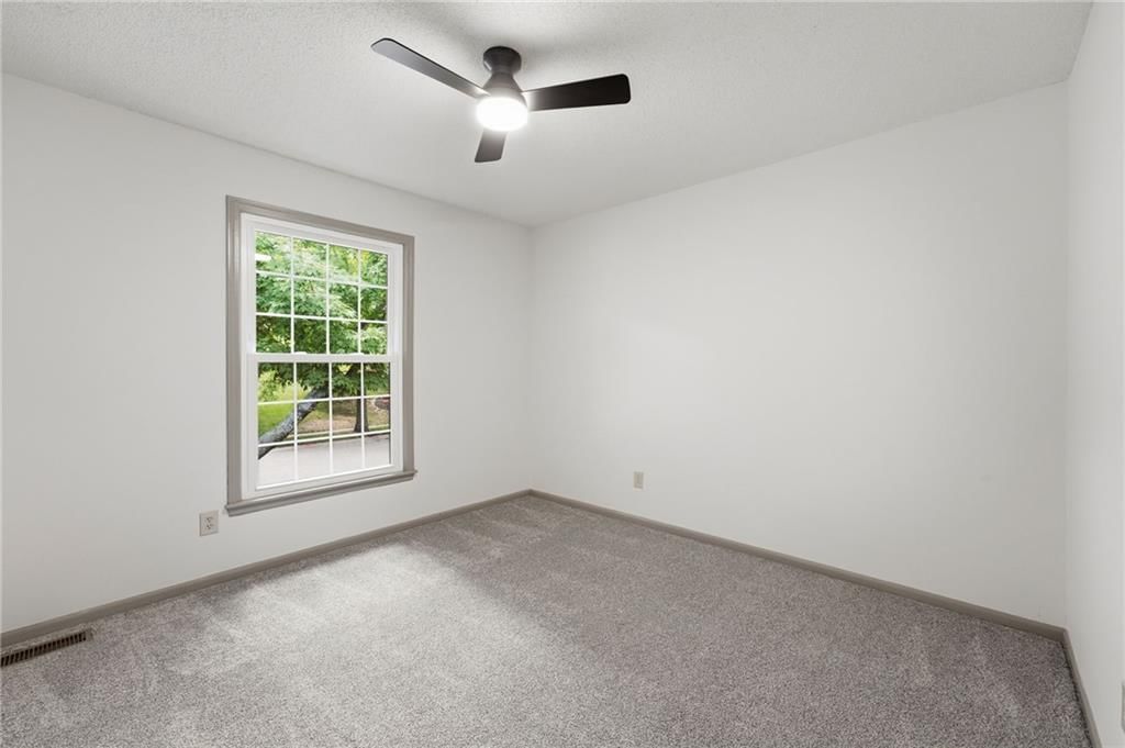 8009 Hallet Street — photo 33