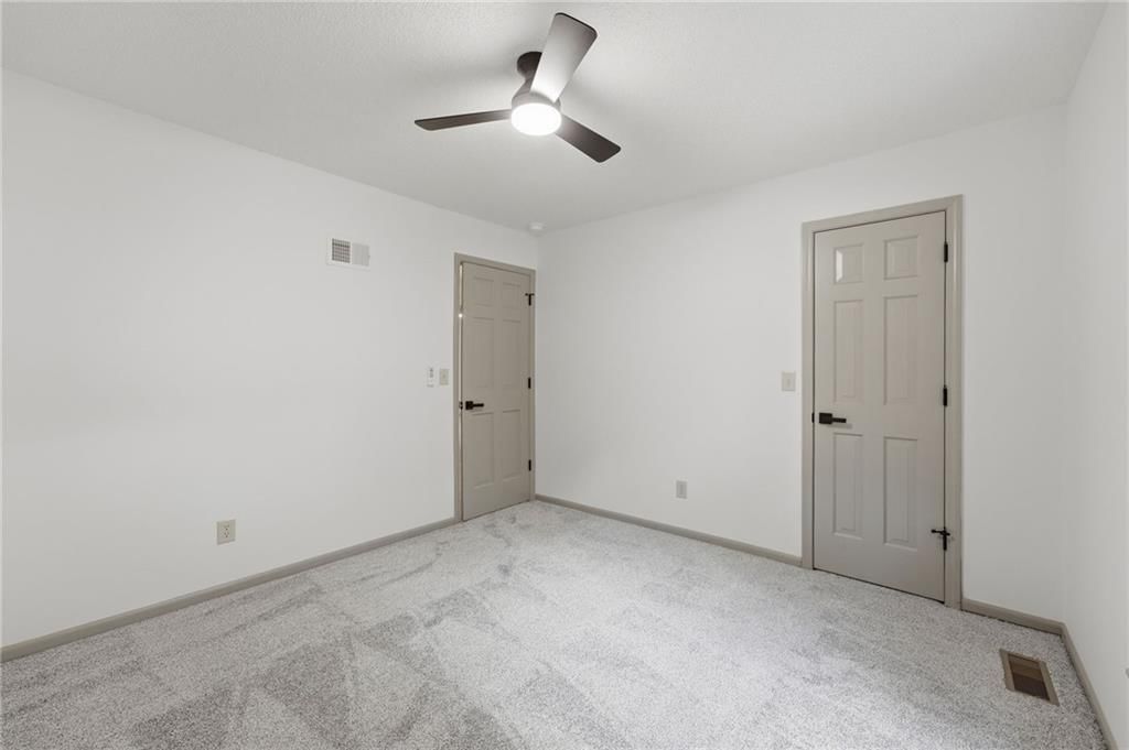 8009 Hallet Street — photo 34