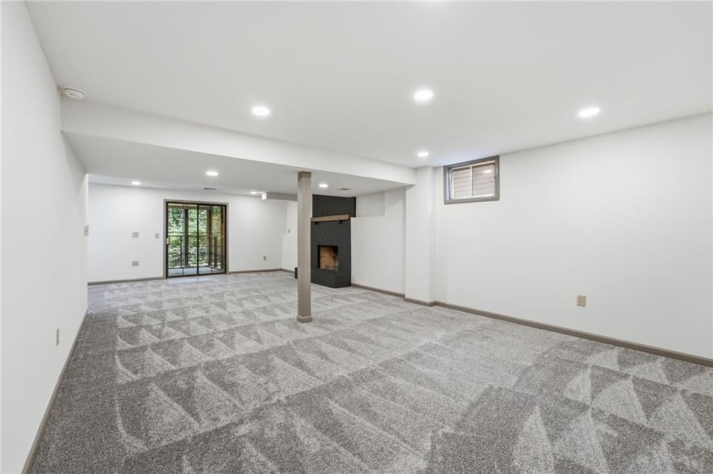 8009 Hallet Street — photo 35