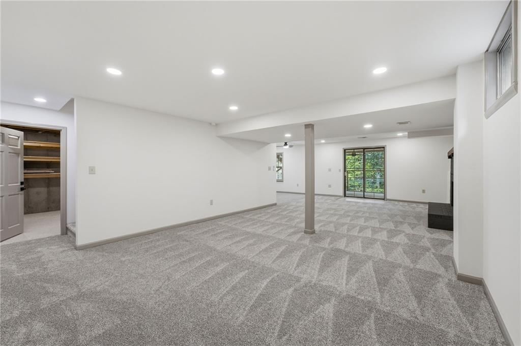 8009 Hallet Street — photo 36