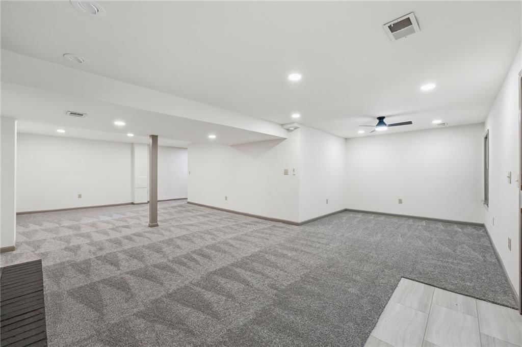 8009 Hallet Street — photo 37