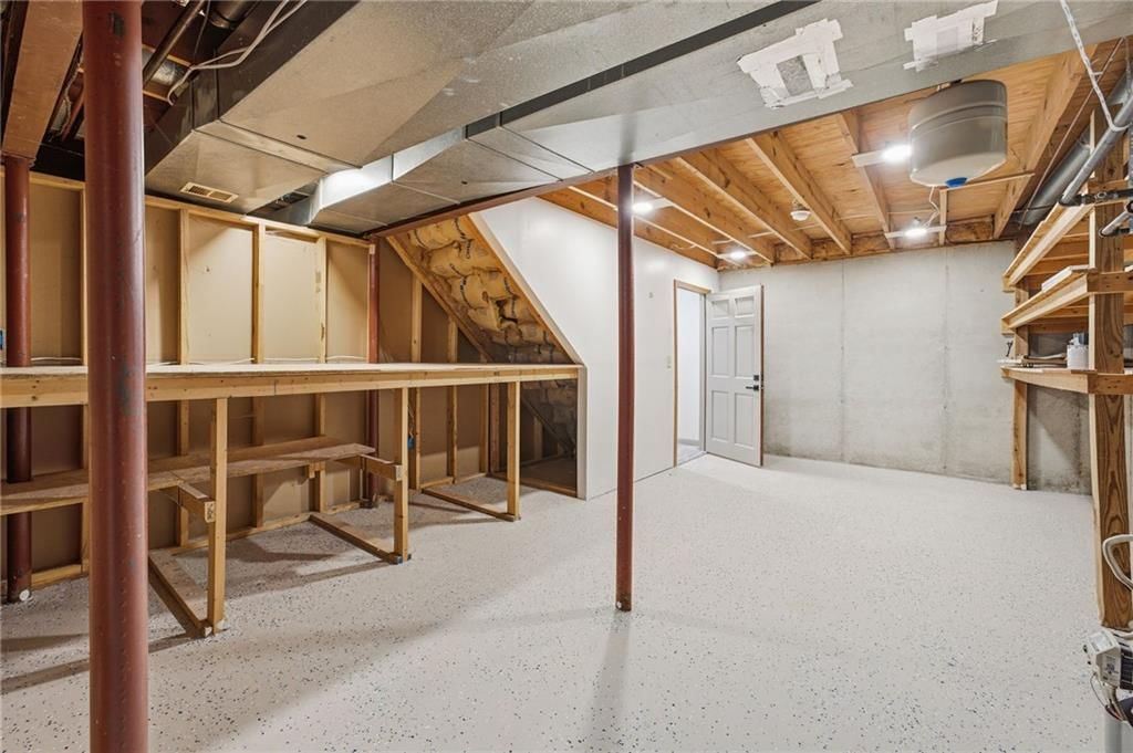 8009 Hallet Street — photo 41