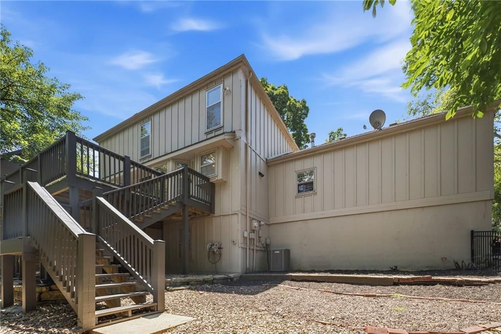 8009 Hallet Street — photo 44