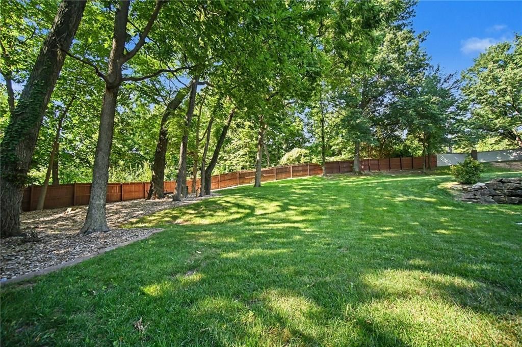 7641 N Lucerne Court — photo 37