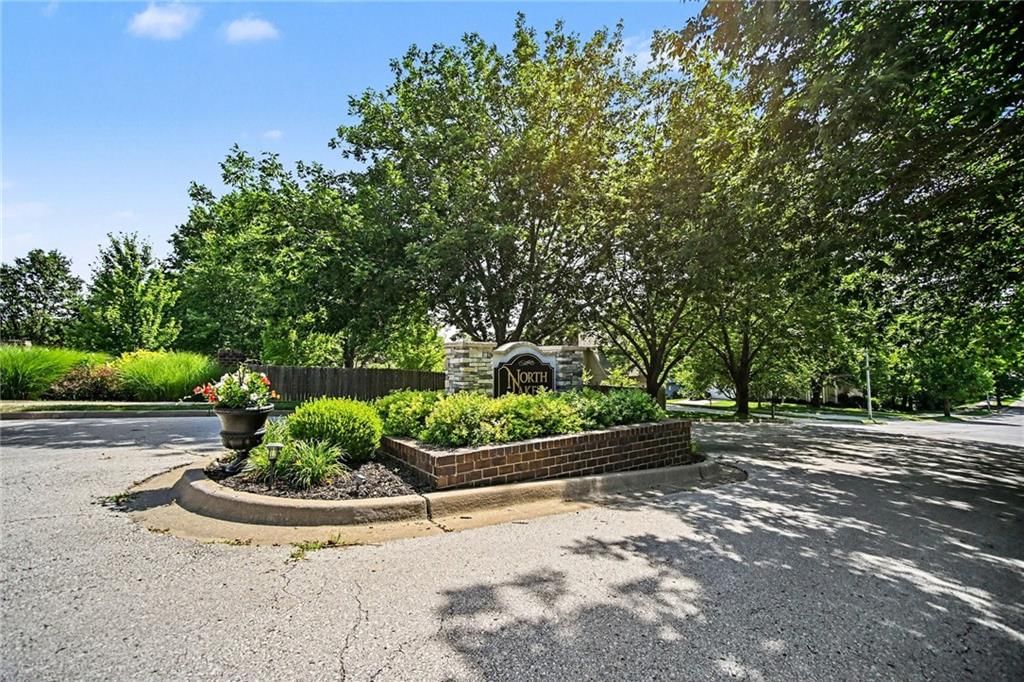 7641 N Lucerne Court — photo 39
