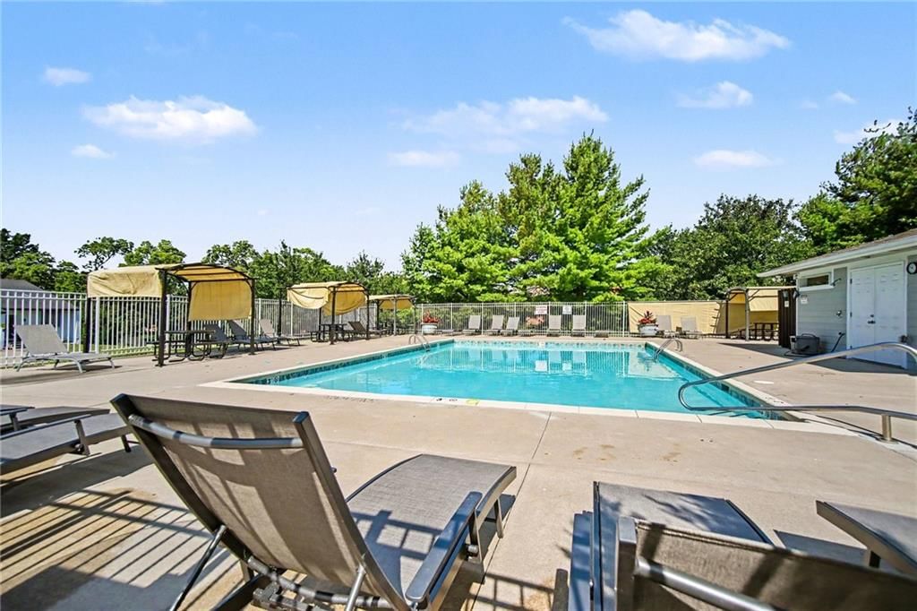7641 N Lucerne Court — photo 42