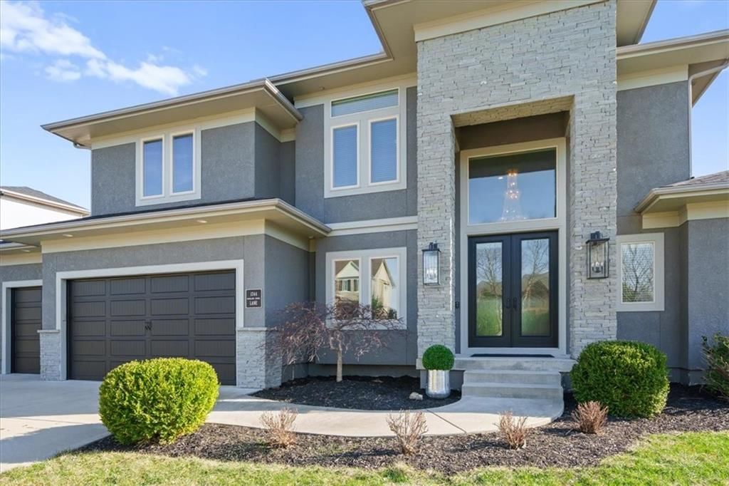 1744 NE Woodland Shores Lane — photo 2