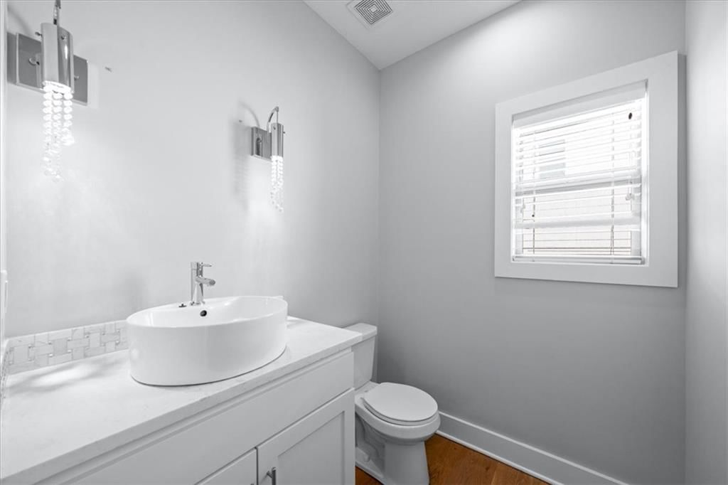 1744 NE Woodland Shores Lane — photo 15