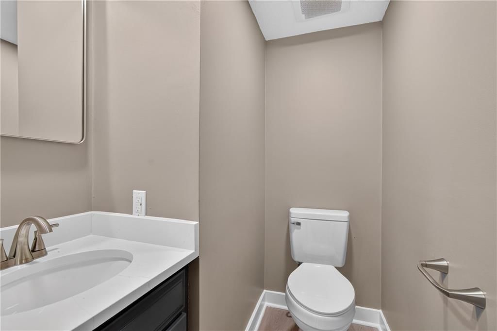 10508 E 241st Ter Terrace — photo 32