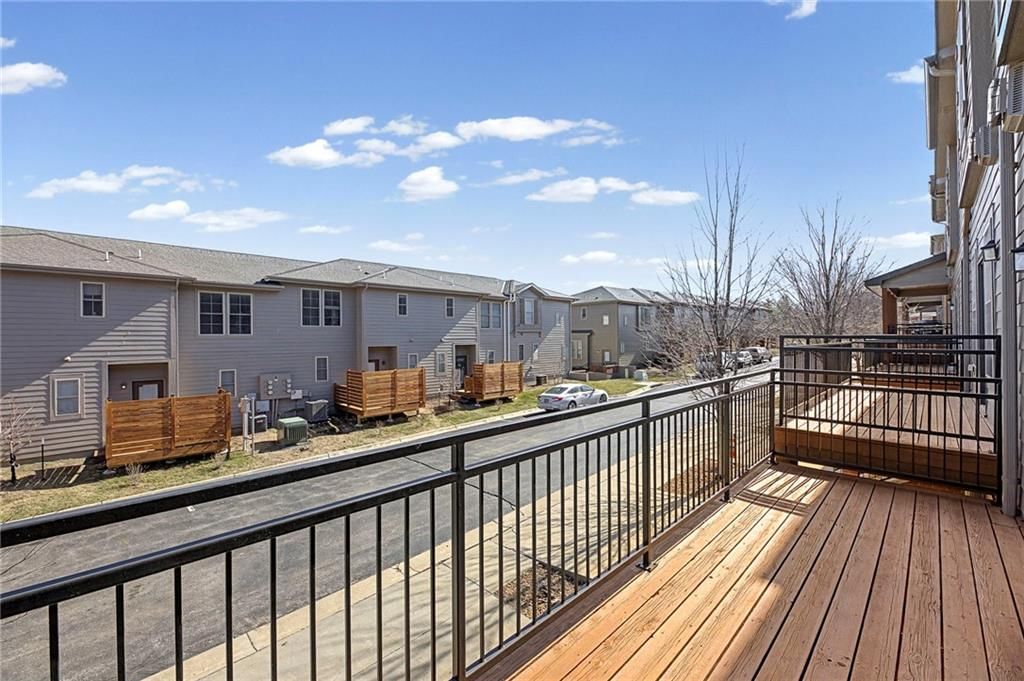 5245 Overland Drive — photo 9