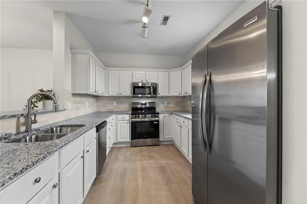 5245 Overland Drive — photo 14