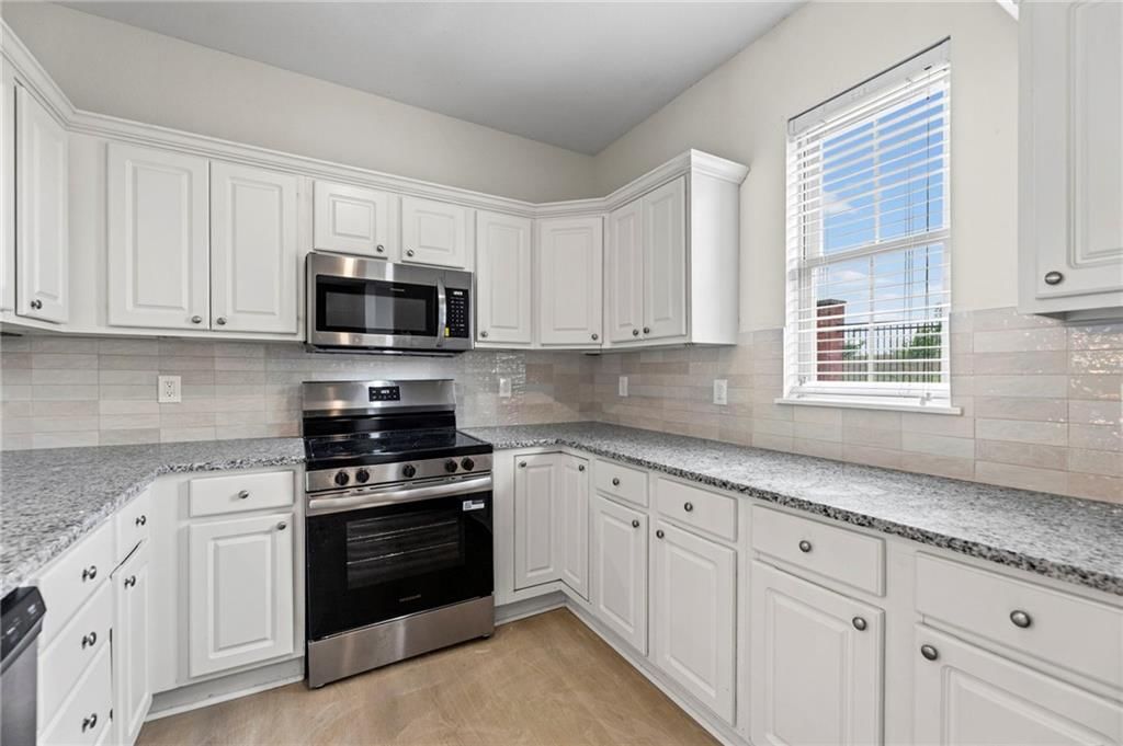 5245 Overland Drive — photo 16