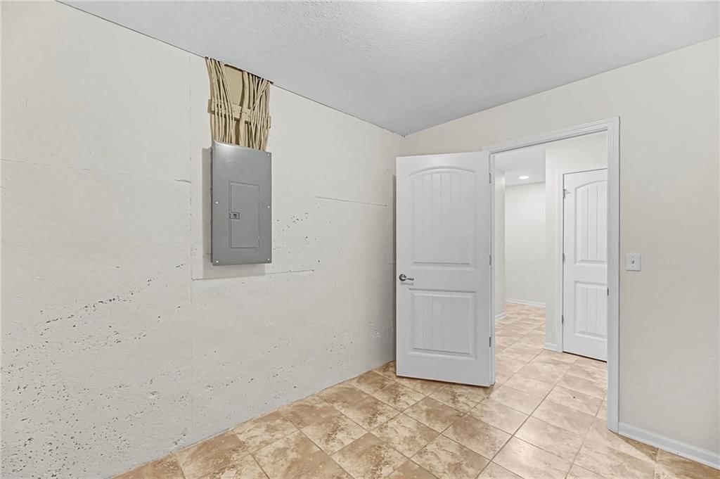 5245 Overland Drive — photo 33