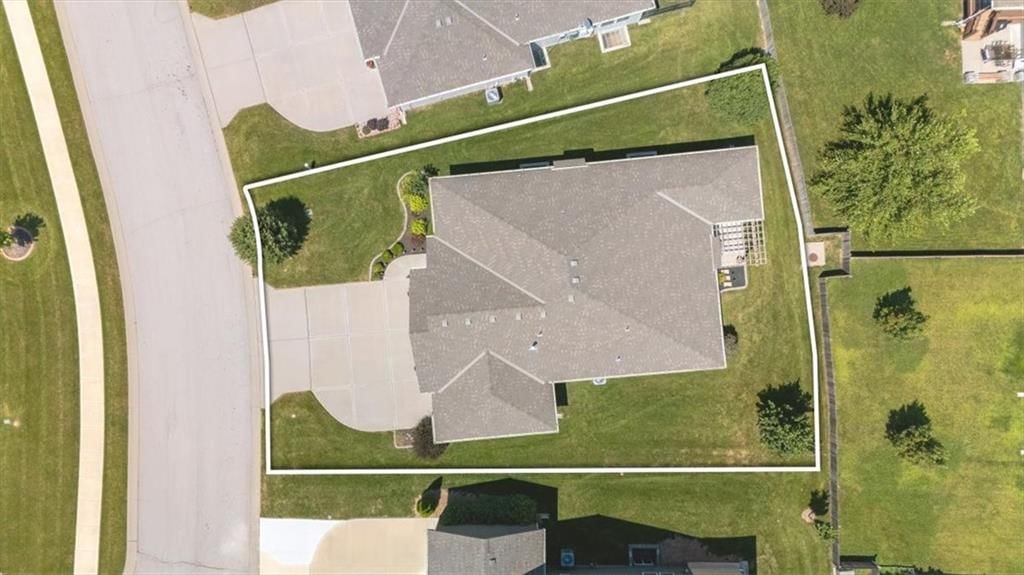 105 SE Griffin Street — photo 28