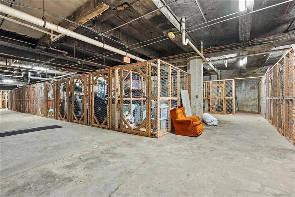1535 Walnut Street — photo 22