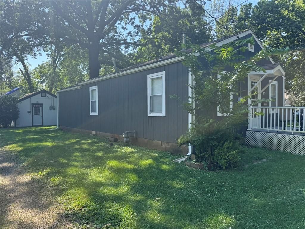 Photo 18 of 31 - 1007 A & B Lexington S, Harrisonville, MO 64701
