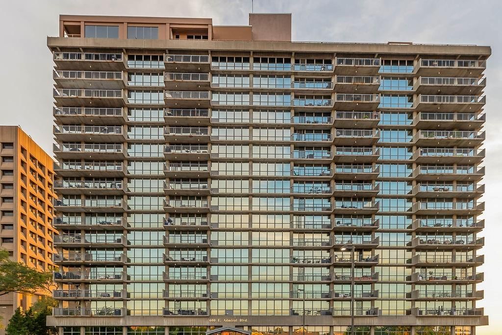 600 E Admiral Boulevard — photo 1