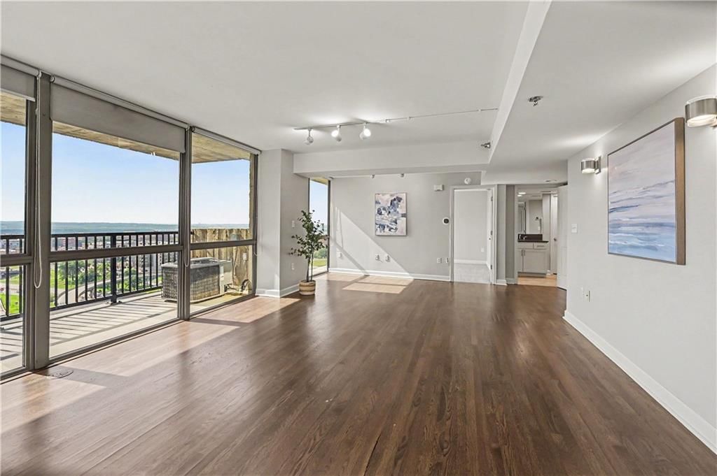 600 E Admiral Boulevard — photo 8
