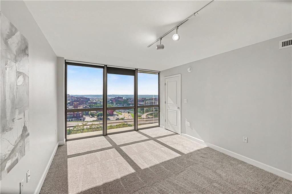 600 E Admiral Boulevard — photo 10