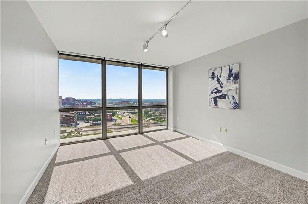 600 E Admiral Boulevard — photo 14
