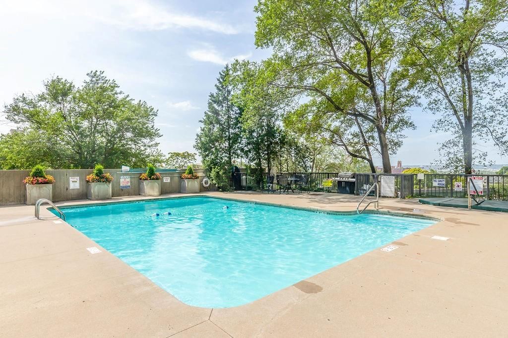 600 E Admiral Boulevard — photo 27