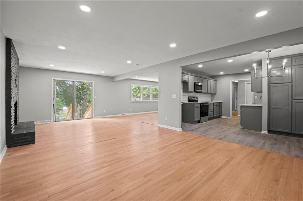 6100 Englewood Avenue — photo 15