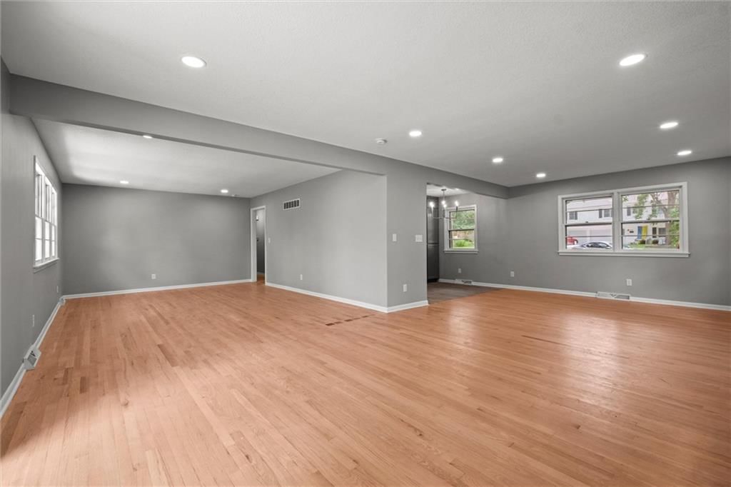 6100 Englewood Avenue — photo 16