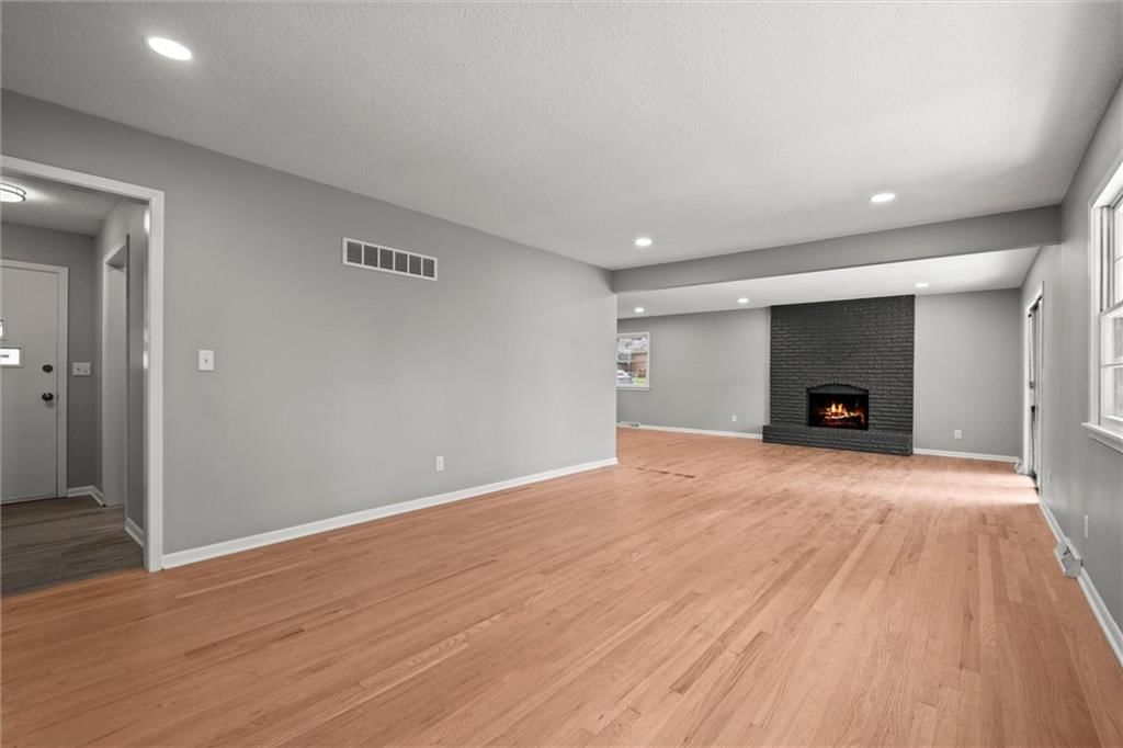 6100 Englewood Avenue — photo 18