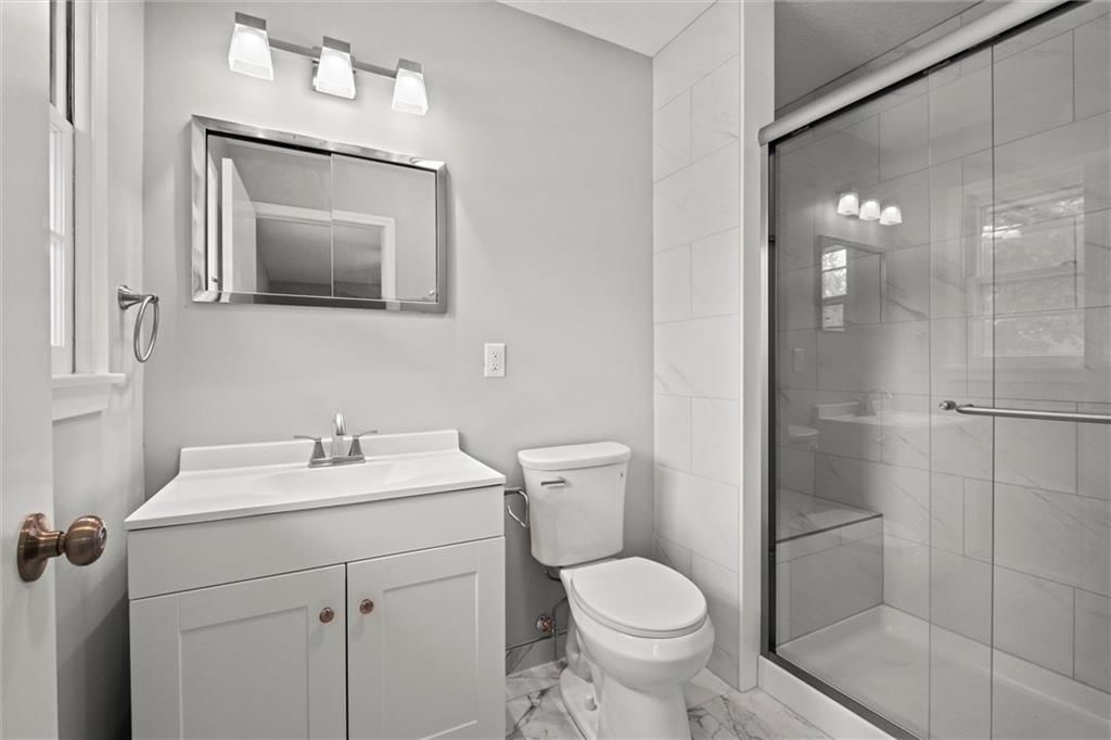 6100 Englewood Avenue — photo 21