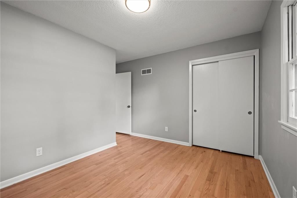 6100 Englewood Avenue — photo 25
