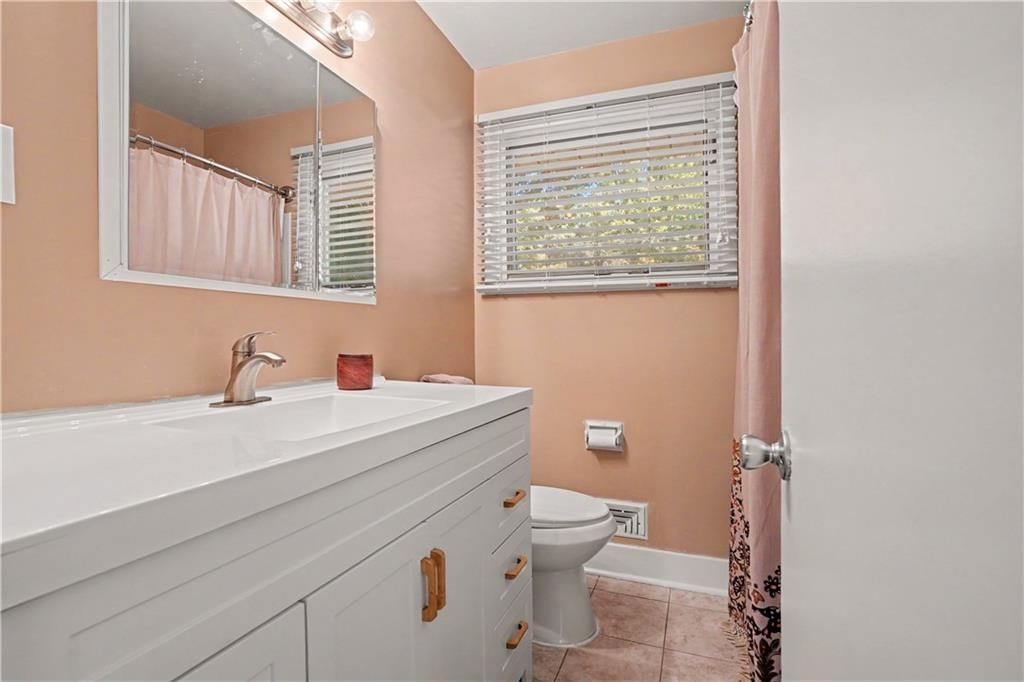7110 Santa Fe Drive — photo 12