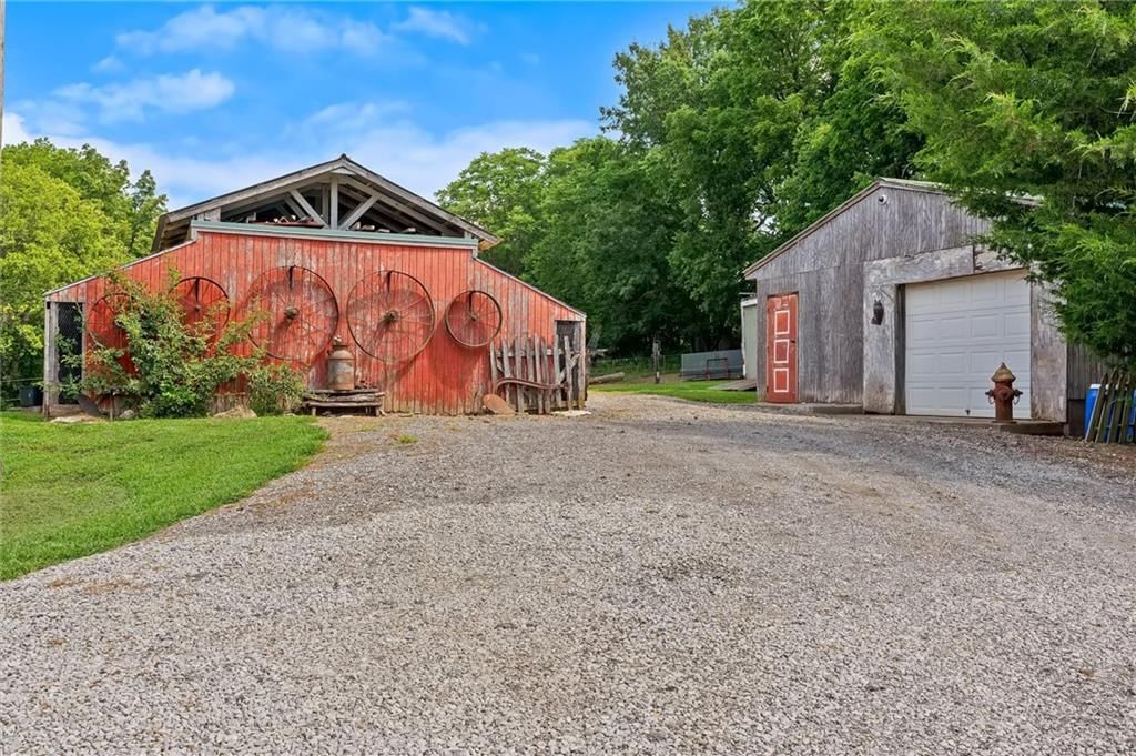 11026 Shach Creek Road — photo 34